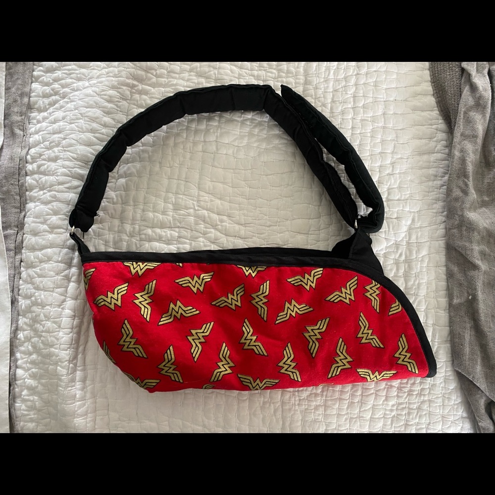 Wonder Woman Arm Sling